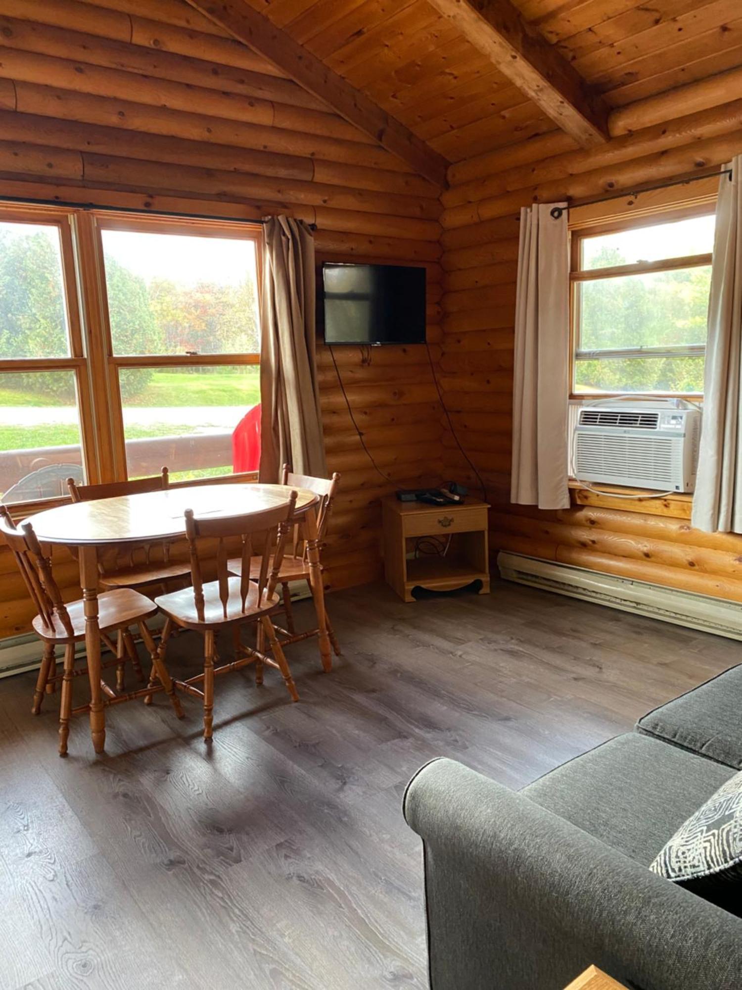 Adventures East Cottages And Campground Baddeck Inlet Eksteriør billede