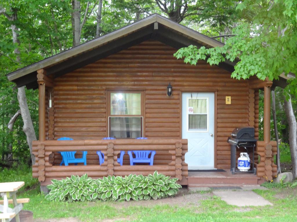 Adventures East Cottages And Campground Baddeck Inlet Eksteriør billede